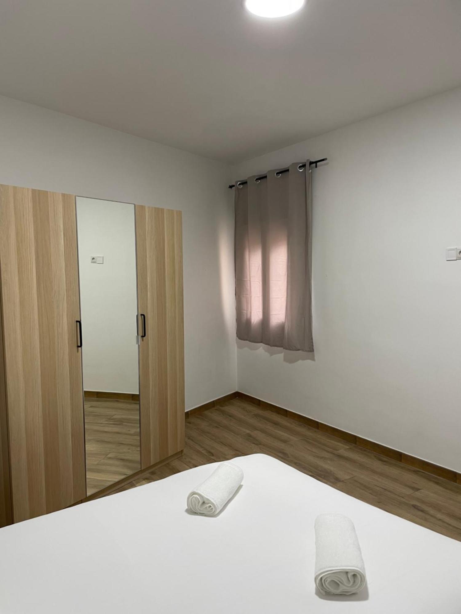 Apartamentos Tarradellas Sants Estacio برشلونة المظهر الخارجي الصورة