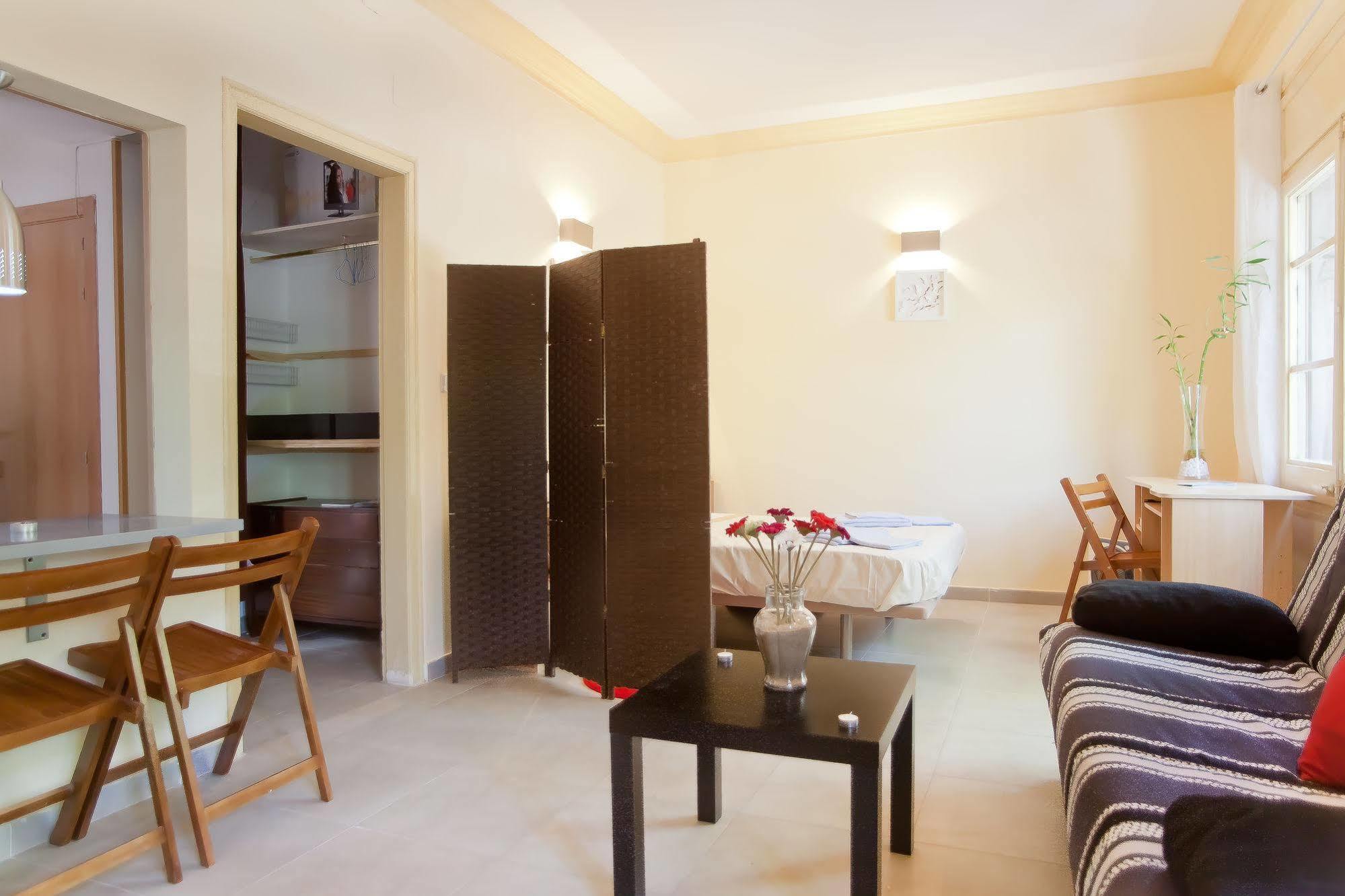 Apartamentos Tarradellas Sants Estacio برشلونة المظهر الخارجي الصورة