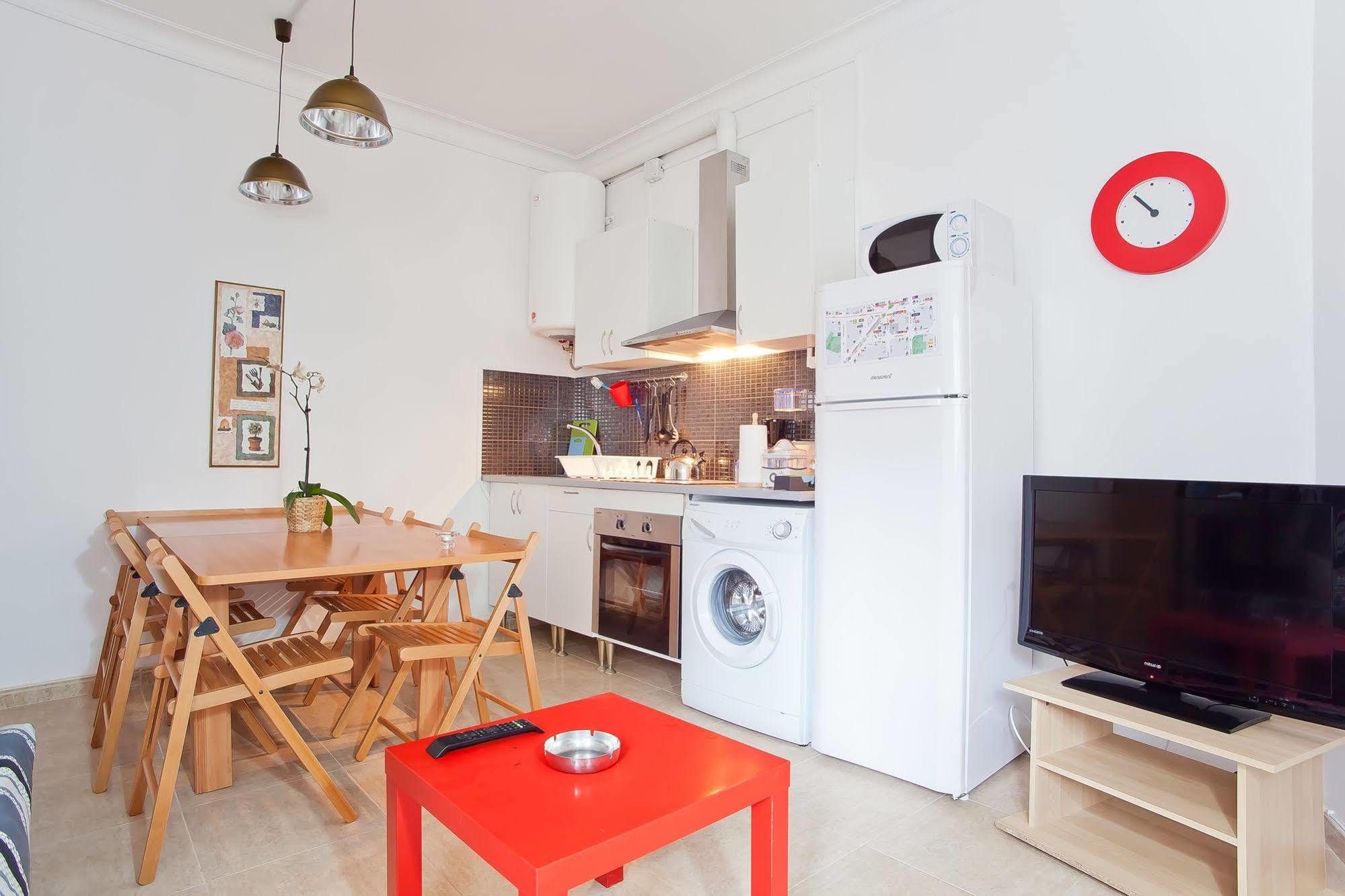 Apartamentos Tarradellas Sants Estacio برشلونة المظهر الخارجي الصورة