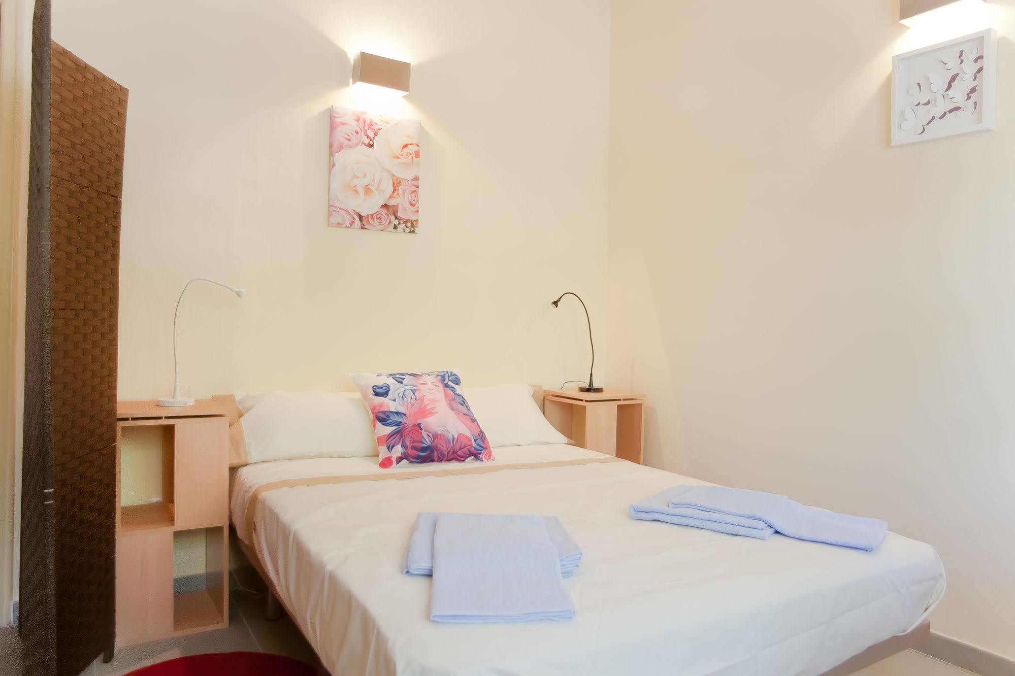 Apartamentos Tarradellas Sants Estacio برشلونة المظهر الخارجي الصورة