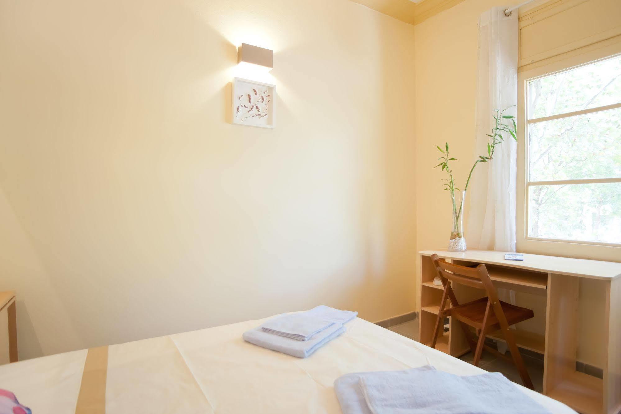 Apartamentos Tarradellas Sants Estacio برشلونة المظهر الخارجي الصورة