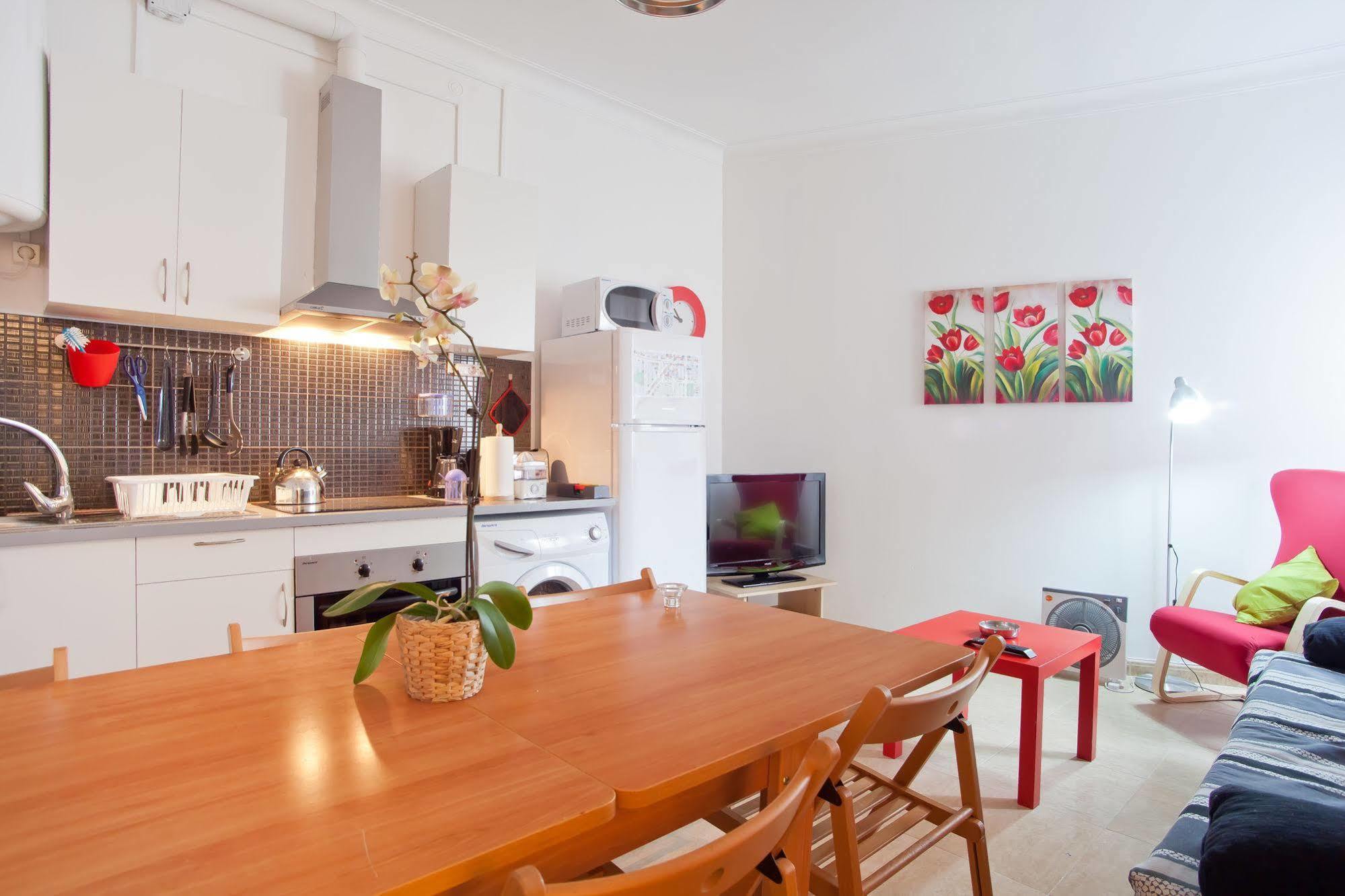 Apartamentos Tarradellas Sants Estacio برشلونة المظهر الخارجي الصورة